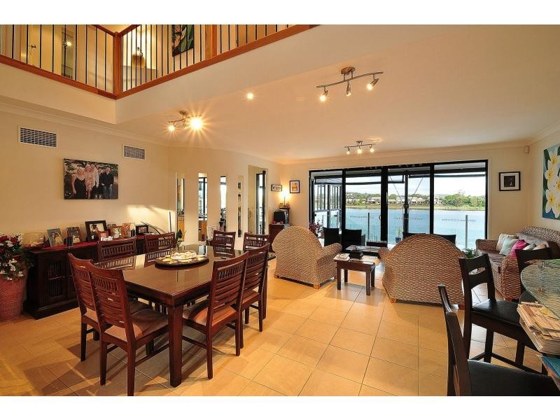 76 Honeyeater Drive, Burleigh Waters QLD 4220