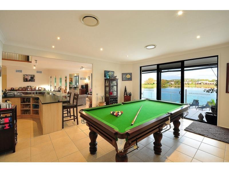 76 Honeyeater Drive, Burleigh Waters QLD 4220