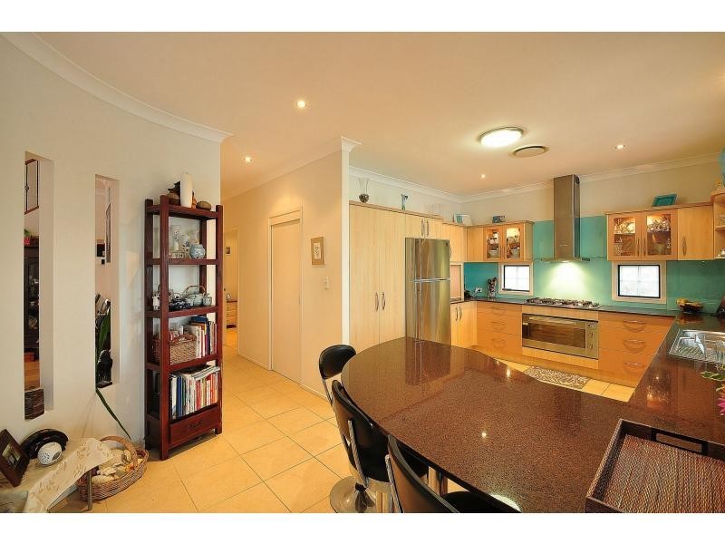 76 Honeyeater Drive, Burleigh Waters QLD 4220