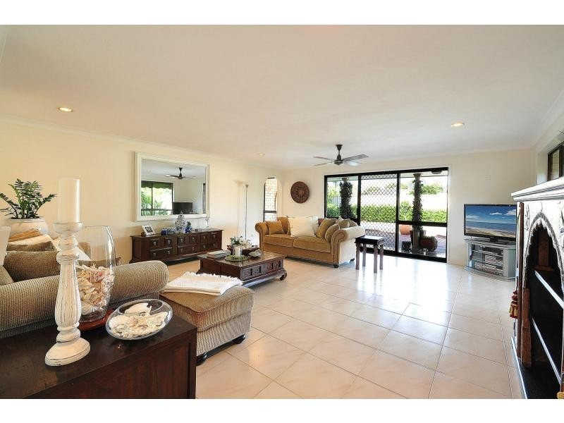 20 Apia Avenue, Clear Island Waters QLD 4226