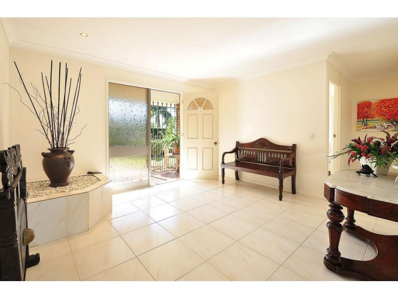 20 Apia Avenue, Clear Island Waters QLD 4226