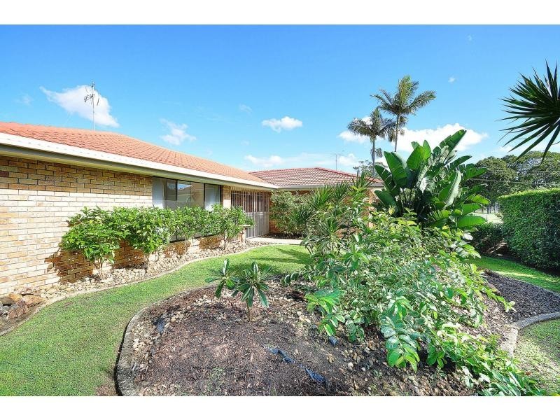 20 Apia Avenue, Clear Island Waters QLD 4226