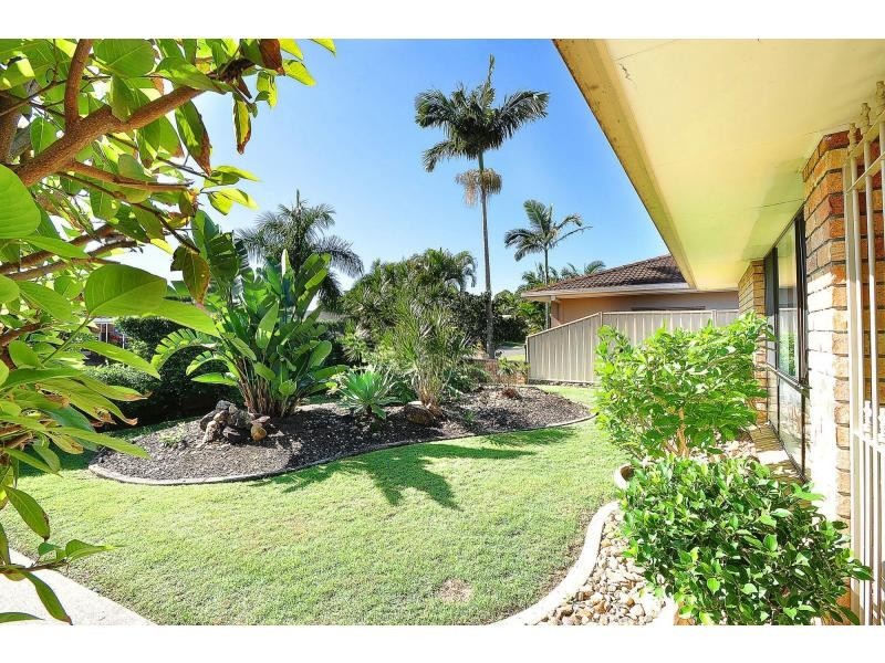 20 Apia Avenue, Clear Island Waters QLD 4226
