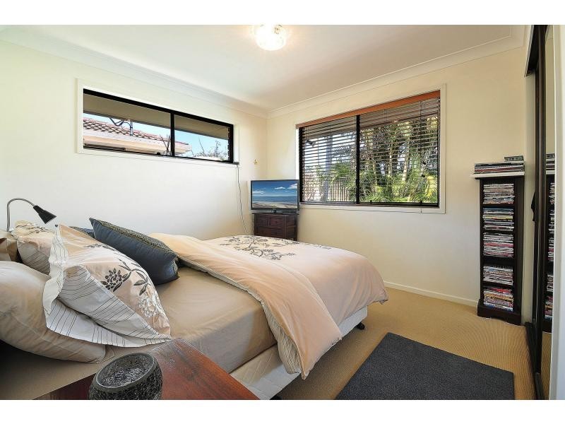 20 Apia Avenue, Clear Island Waters QLD 4226