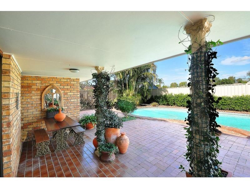 20 Apia Avenue, Clear Island Waters QLD 4226