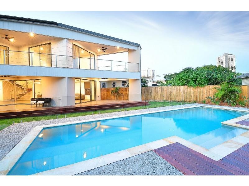 24 Ferny Fairway, Burleigh Heads QLD 4220