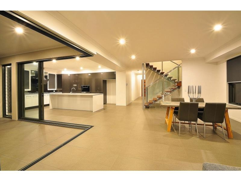 24 Ferny Fairway, Burleigh Heads QLD 4220