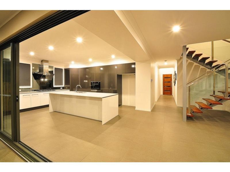 24 Ferny Fairway, Burleigh Heads QLD 4220