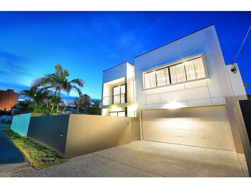 24 Ferny Fairway, Burleigh Heads QLD 4220