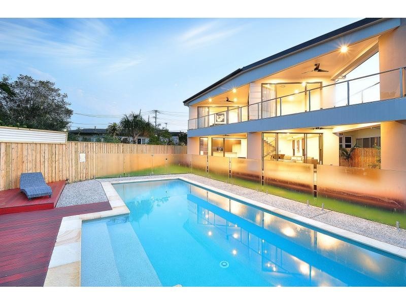 24 Ferny Fairway, Burleigh Heads QLD 4220