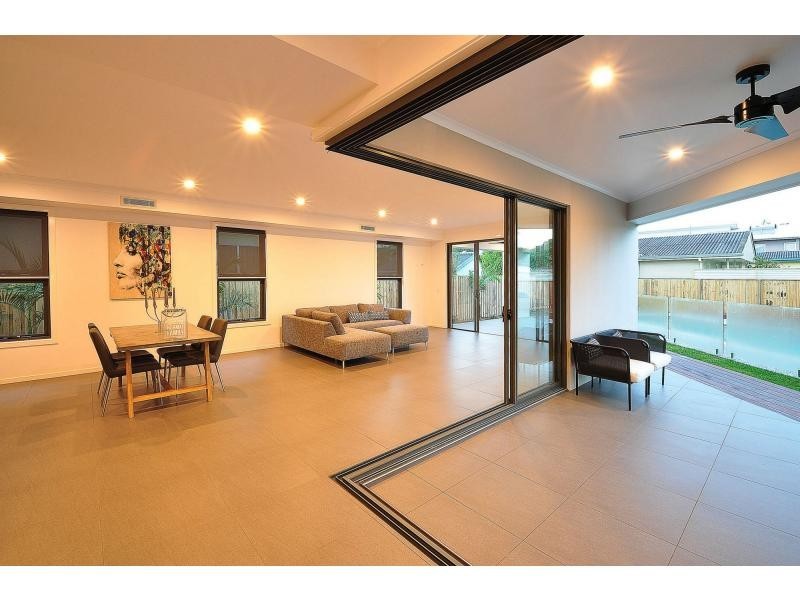 24 Ferny Fairway, Burleigh Heads QLD 4220