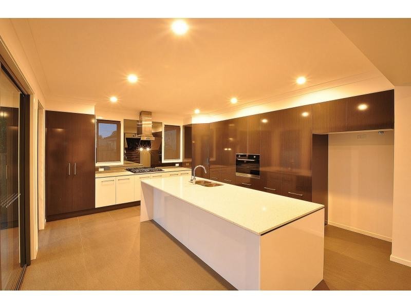 24 Ferny Fairway, Burleigh Heads QLD 4220