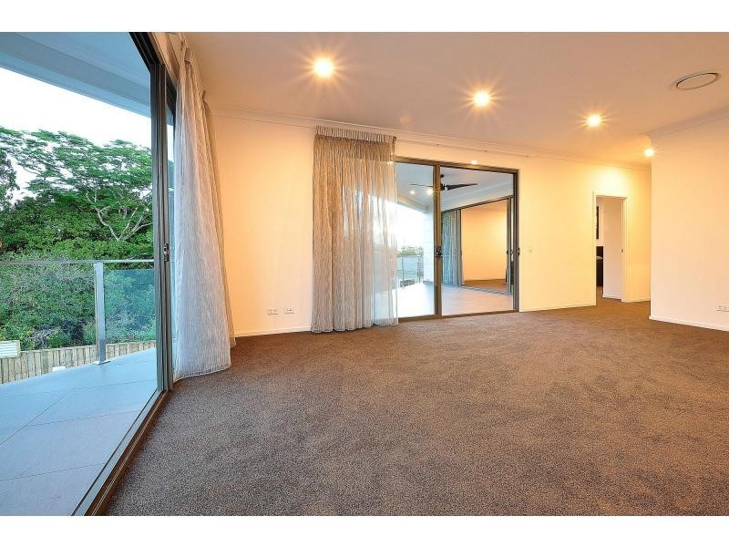 24 Ferny Fairway, Burleigh Heads QLD 4220