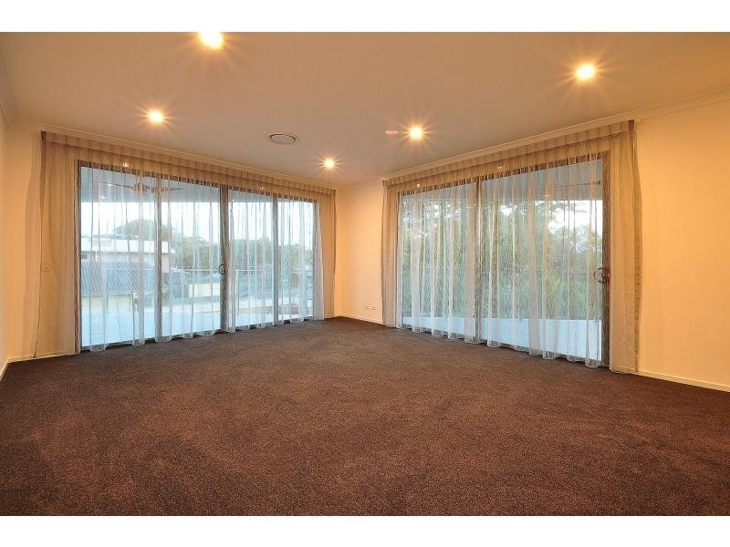 24 Ferny Fairway, Burleigh Heads QLD 4220