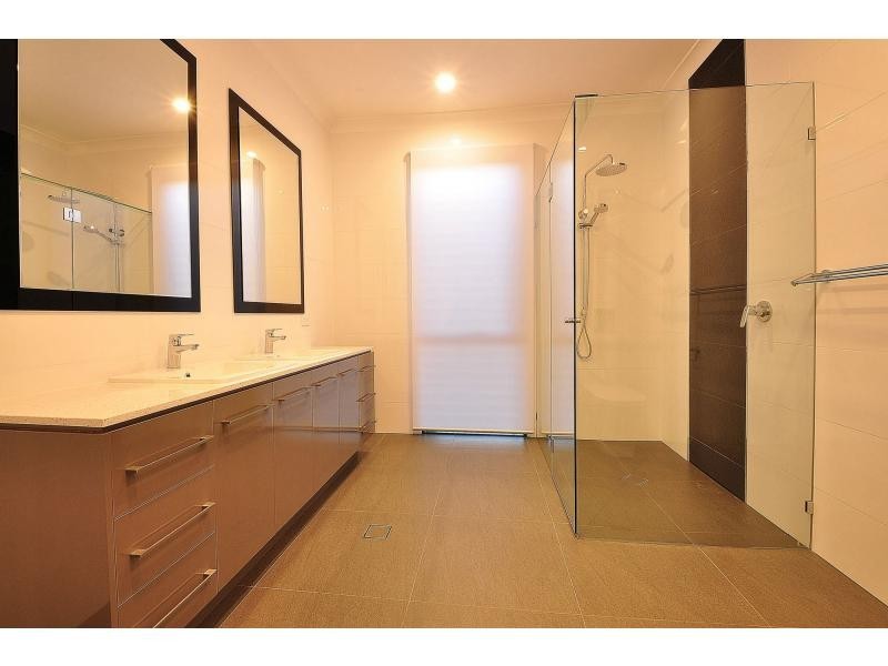 24 Ferny Fairway, Burleigh Heads QLD 4220