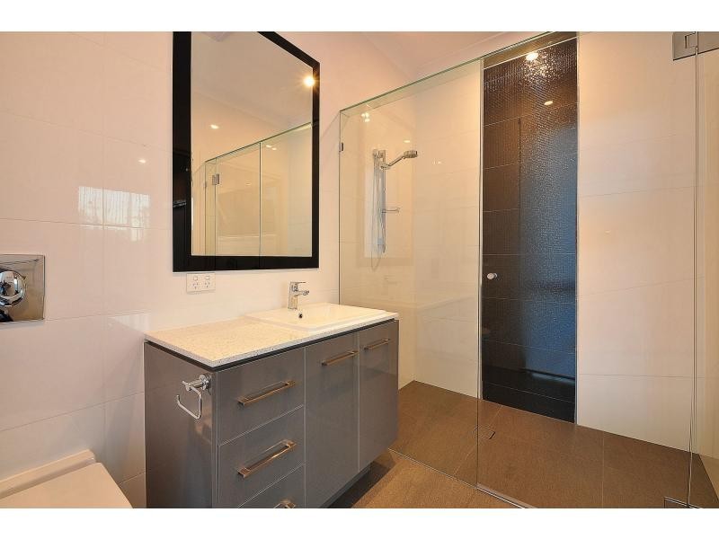 24 Ferny Fairway, Burleigh Heads QLD 4220