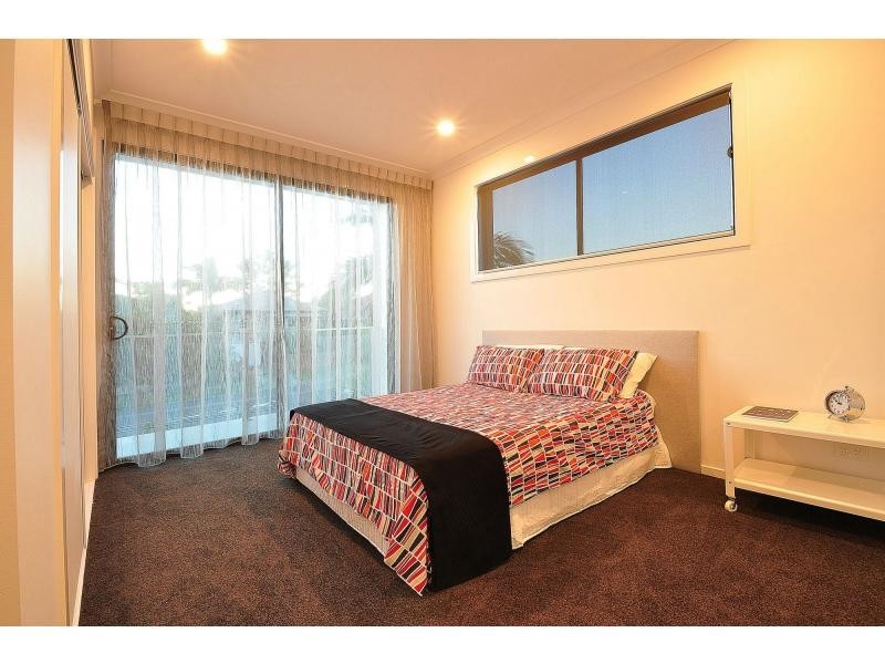 24 Ferny Fairway, Burleigh Heads QLD 4220