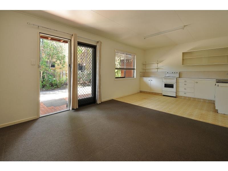 4/13 Awoonga Avenue, Burleigh Heads QLD 4220