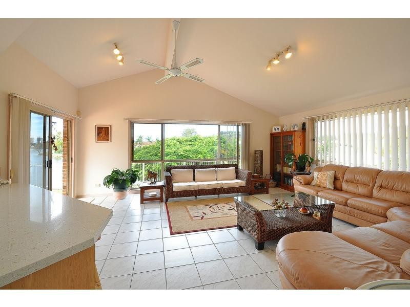 90 Dunlin Drive, Burleigh Waters QLD 4220