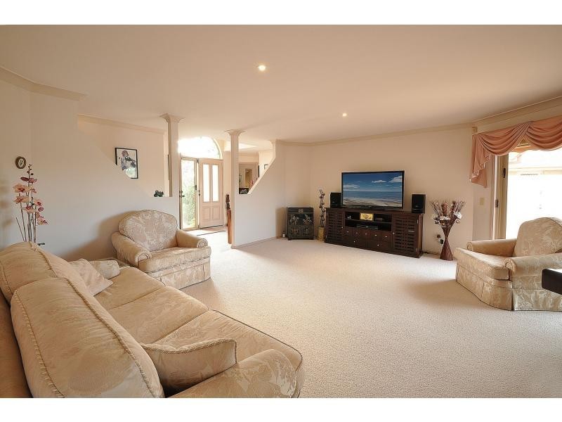 90 Dunlin Drive, Burleigh Waters QLD 4220