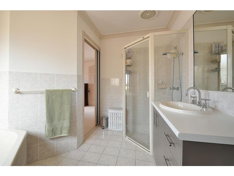 90 Dunlin Drive, Burleigh Waters QLD 4220