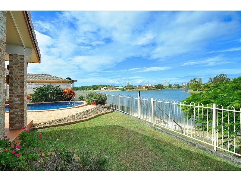 90 Dunlin Drive, Burleigh Waters QLD 4220