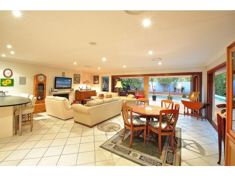 20 Twelfth Avenue, Palm Beach QLD 4221