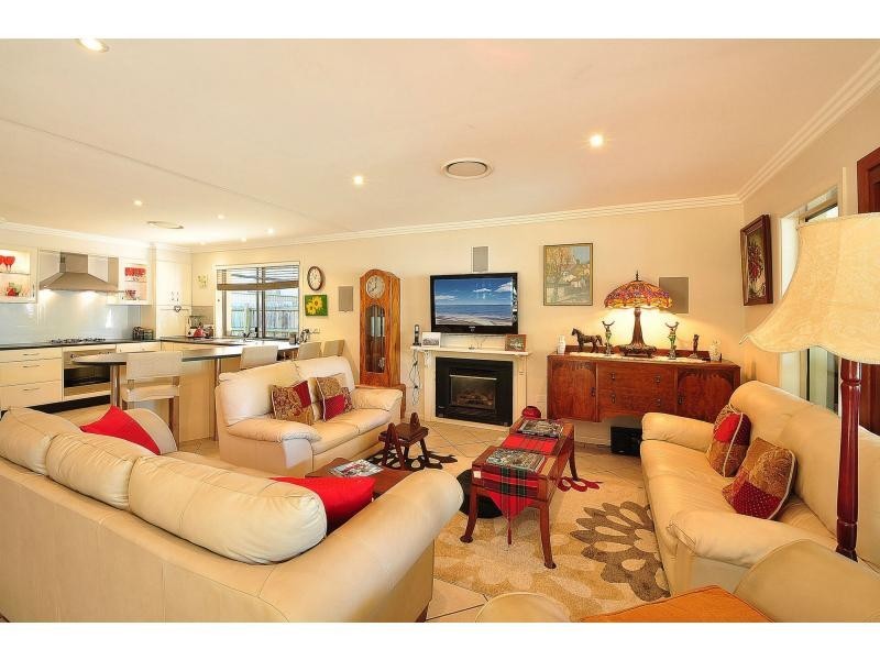 20 Twelfth Avenue, Palm Beach QLD 4221