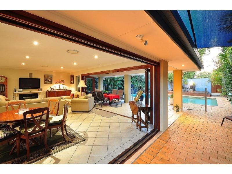 20 Twelfth Avenue, Palm Beach QLD 4221