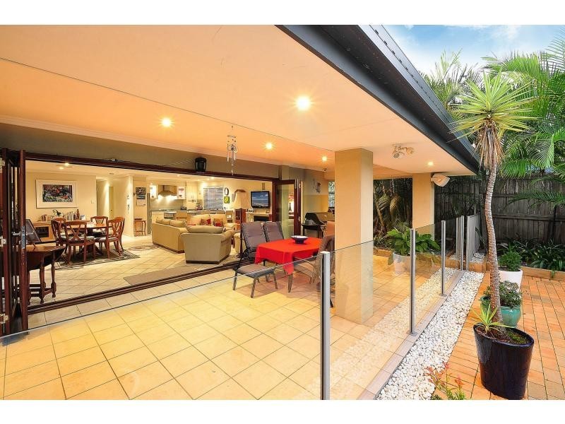 20 Twelfth Avenue, Palm Beach QLD 4221