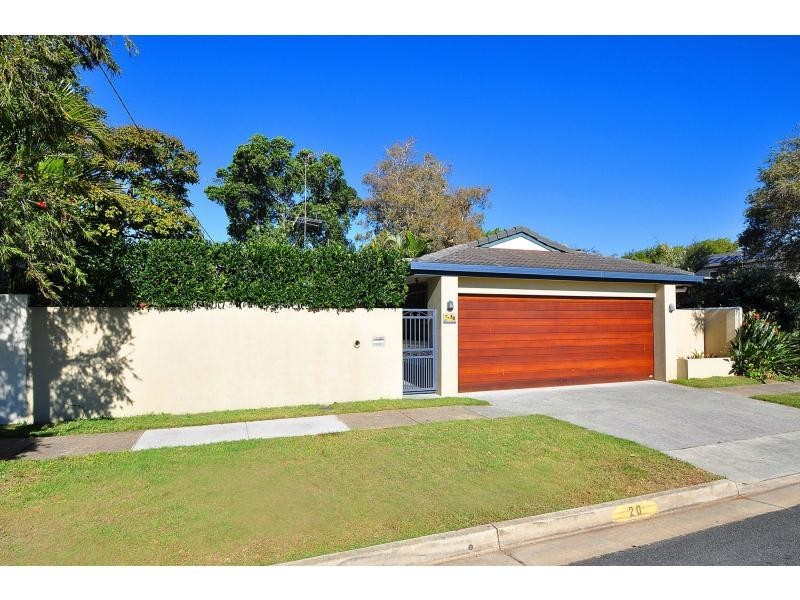 20 Twelfth Avenue, Palm Beach QLD 4221