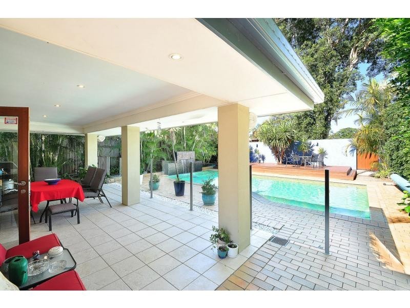 20 Twelfth Avenue, Palm Beach QLD 4221