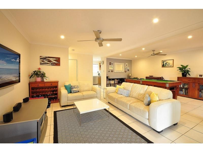 1/22 Adams Avenue, Miami QLD 4220