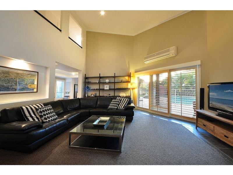 22 Tropicana Circuit, Burleigh Waters QLD 4220
