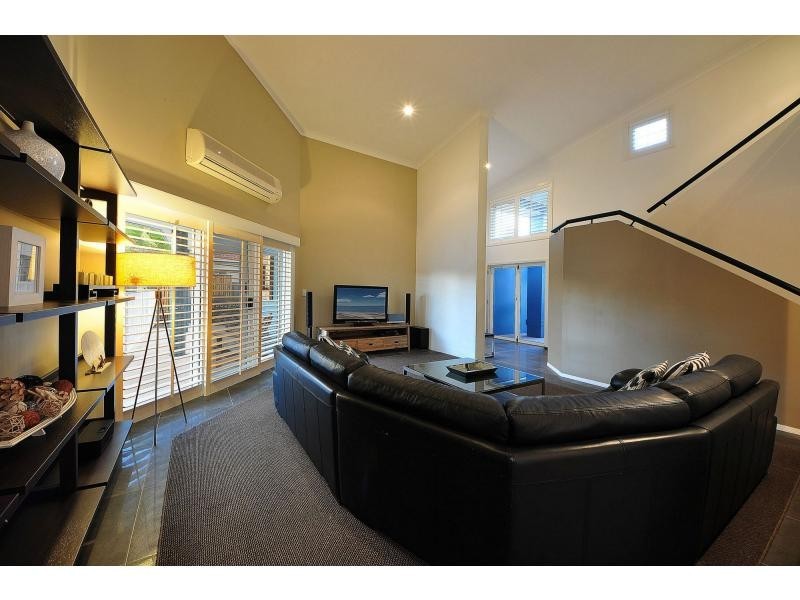 22 Tropicana Circuit, Burleigh Waters QLD 4220