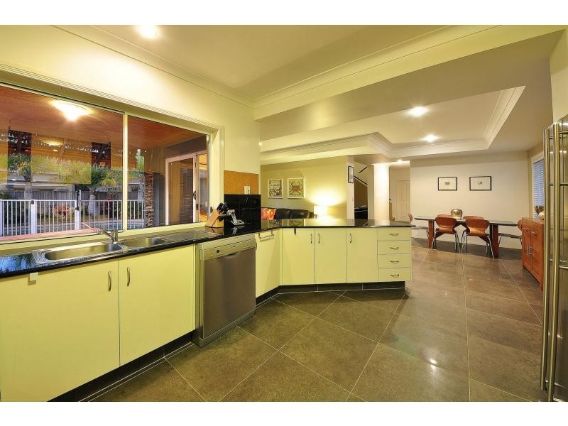22 Tropicana Circuit, Burleigh Waters QLD 4220
