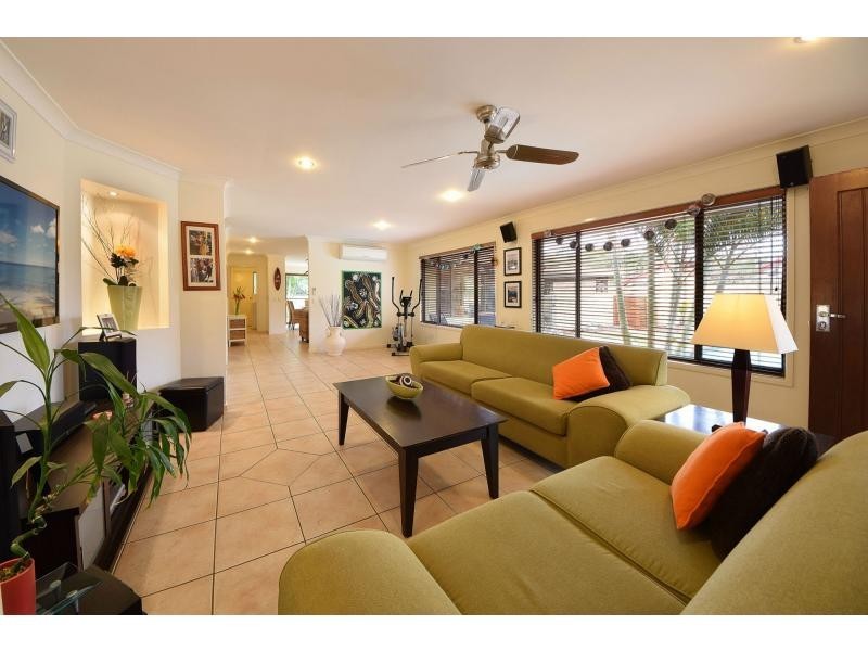 22 Bluejay Street, Burleigh Waters QLD 4220