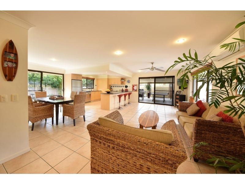 22 Bluejay Street, Burleigh Waters QLD 4220