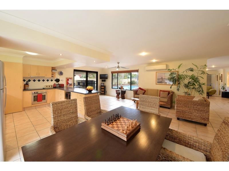 22 Bluejay Street, Burleigh Waters QLD 4220