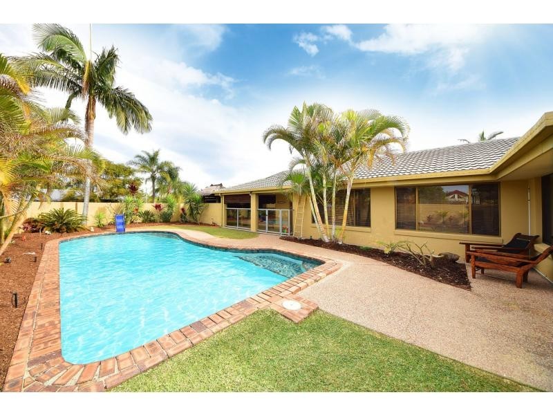 22 Bluejay Street, Burleigh Waters QLD 4220