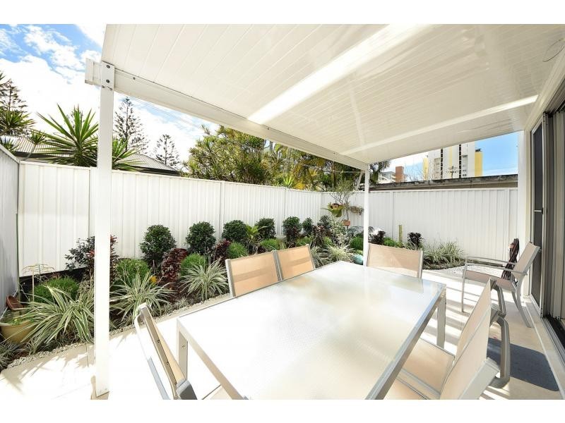 2/5 Ferny Fairway, Burleigh Heads QLD 4220