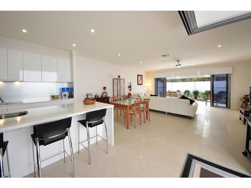 2/5 Ferny Fairway, Burleigh Heads QLD 4220