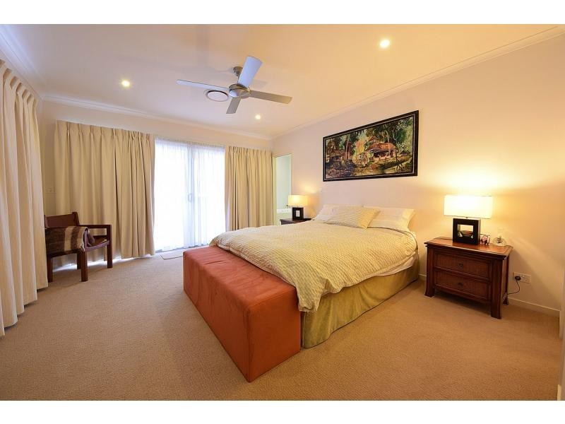 2/5 Ferny Fairway, Burleigh Heads QLD 4220