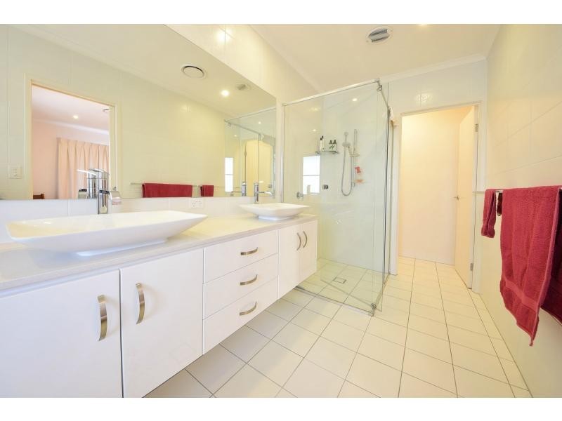 2/5 Ferny Fairway, Burleigh Heads QLD 4220