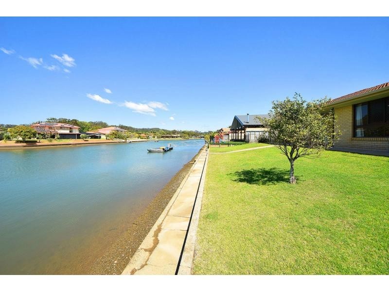 4 Spinnaker Court, Currumbin Waters QLD 4223