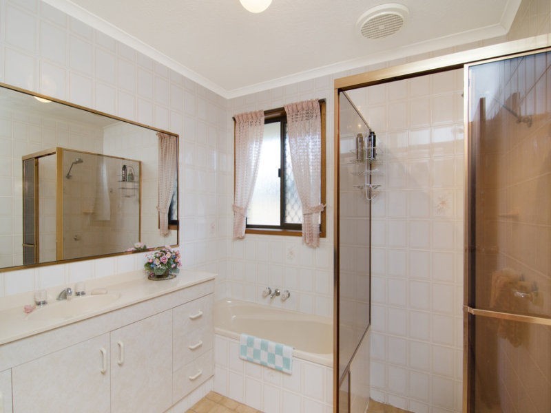 4 Spinnaker Court, Currumbin Waters QLD 4223