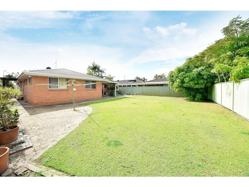 28 Dabchick Drive, Burleigh Waters QLD 4220