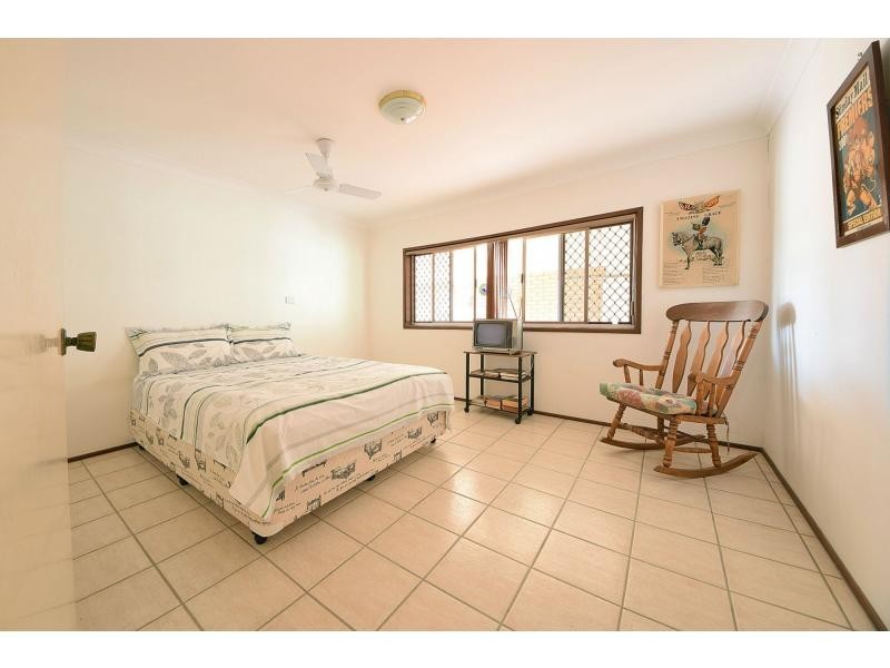 28 Dabchick Drive, Burleigh Waters QLD 4220