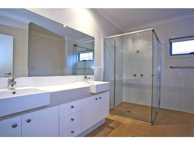 2/56 Sunshine Parade, Miami QLD 4220