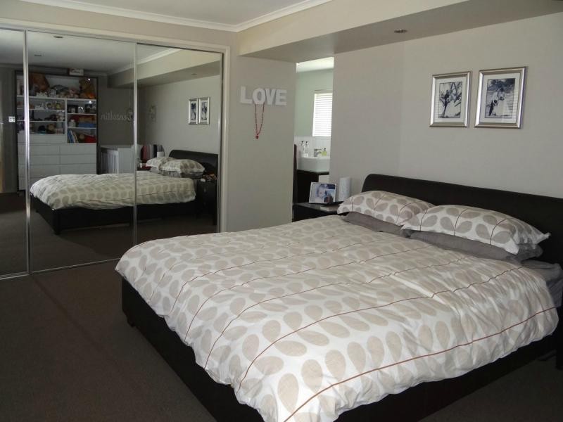 37 Banksia Broadway, Burleigh Waters QLD 4220